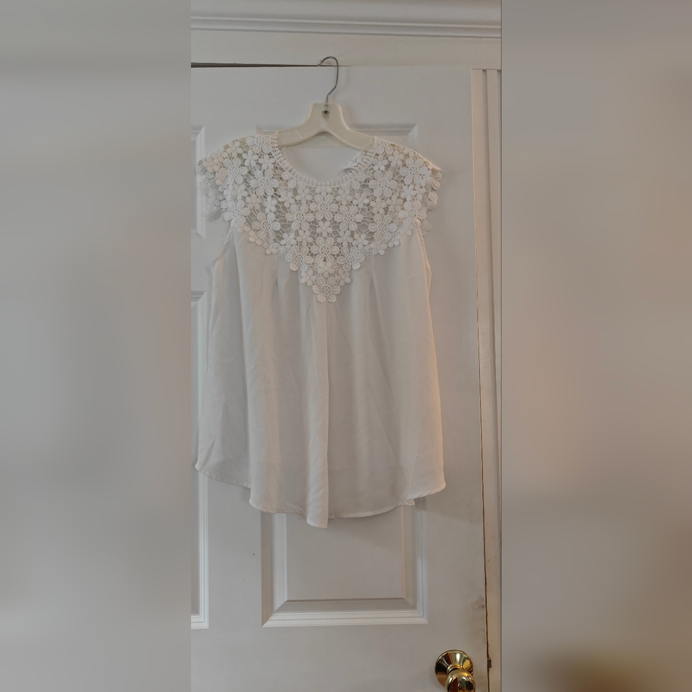 Elegant White Lace Women's Top